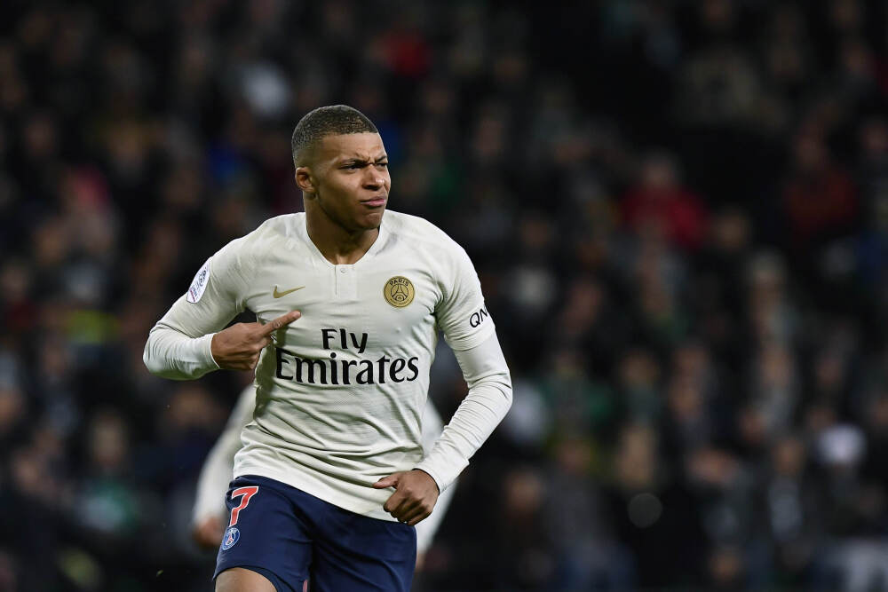 经济日报: 贵金属价格为何波动加大? 丨头条热评